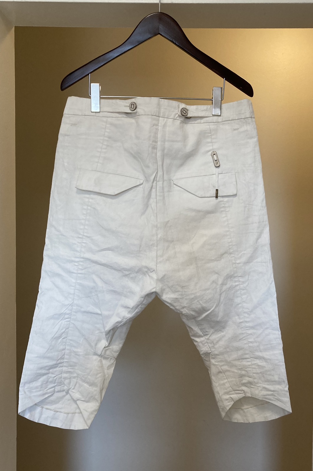 P4-F1671 Resinated Linen in White - 3