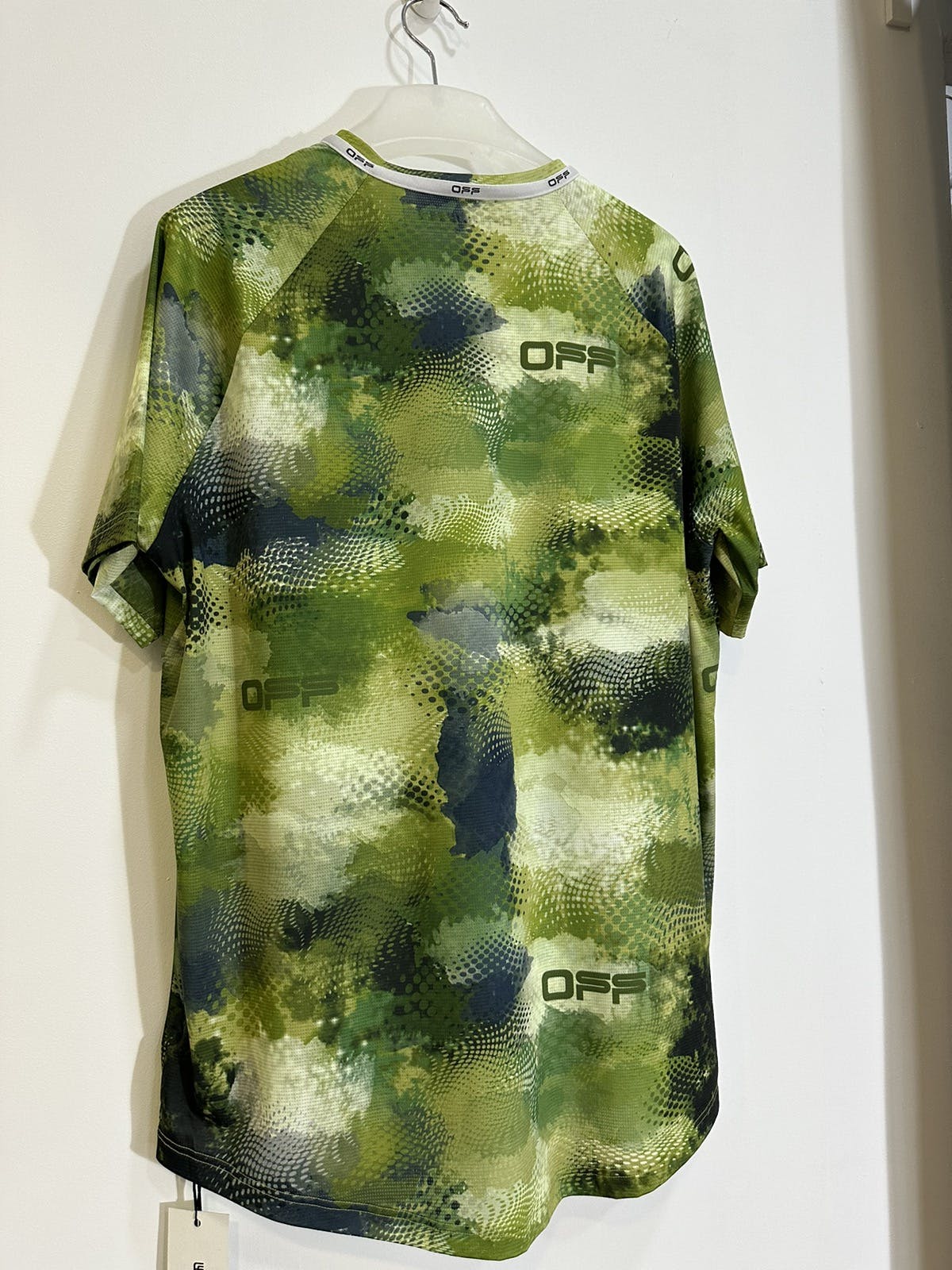 Off White Active Camo Print Jersey - 8