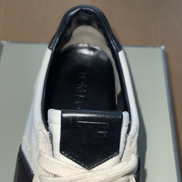 EUC - TOM FORD White & Black Two Toned Suede & Canvas Orford Sneakers Sz 11.5 - 7