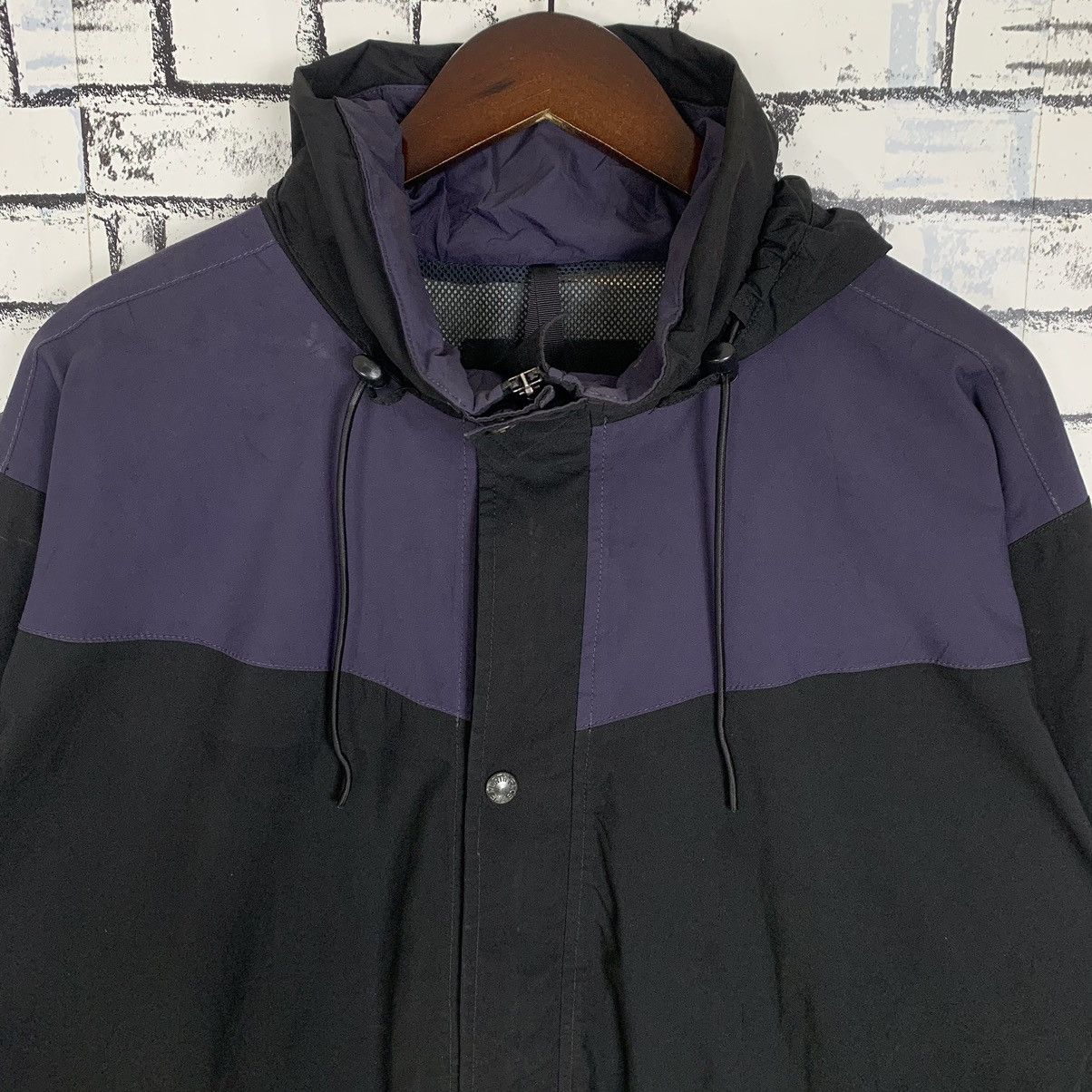 The North Face Outdoor Clothing Windbreaker Jacket - 2