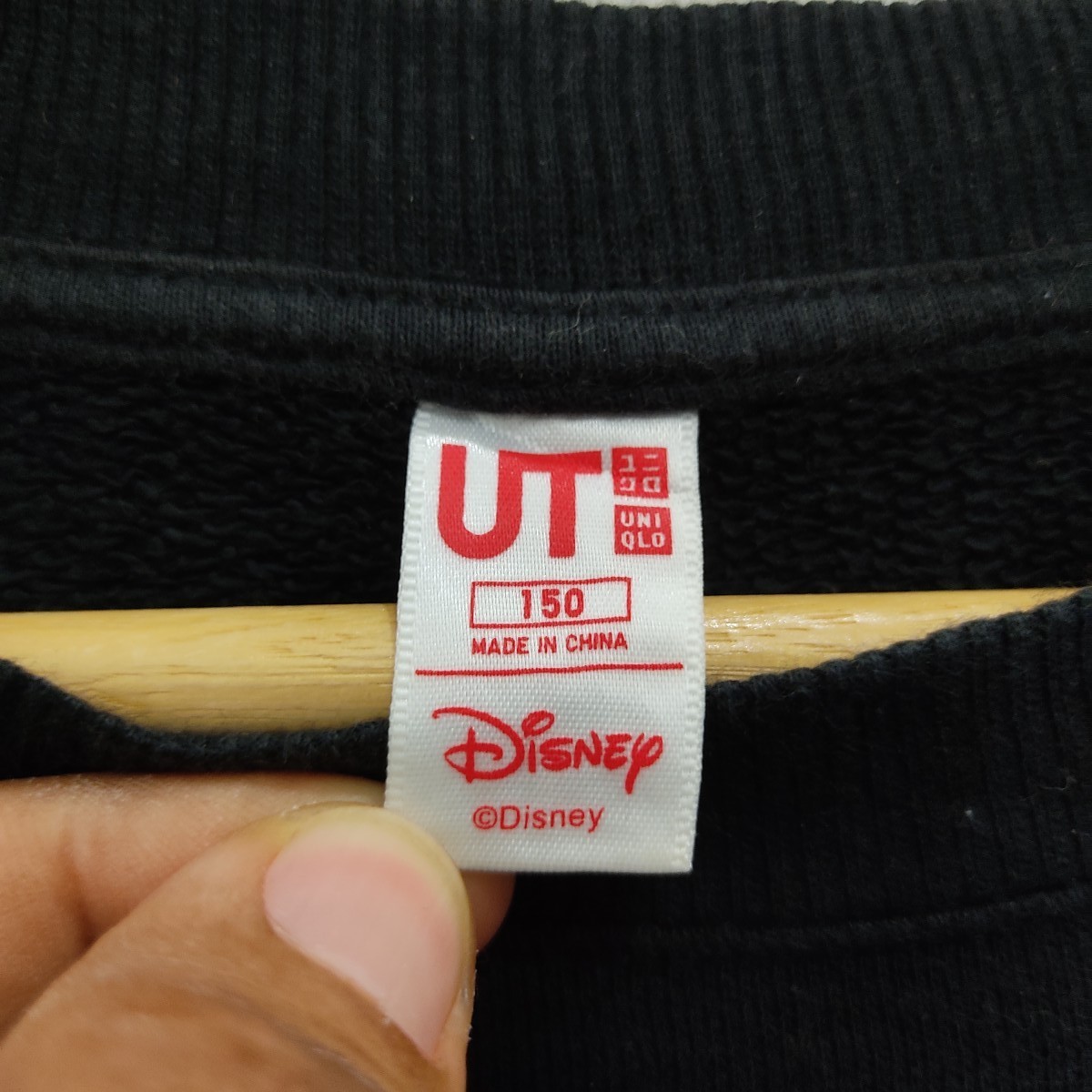Uniqlo - Uniqlo Minnie Mouse Disney Cartoon Black Small Sweatshirt - 4