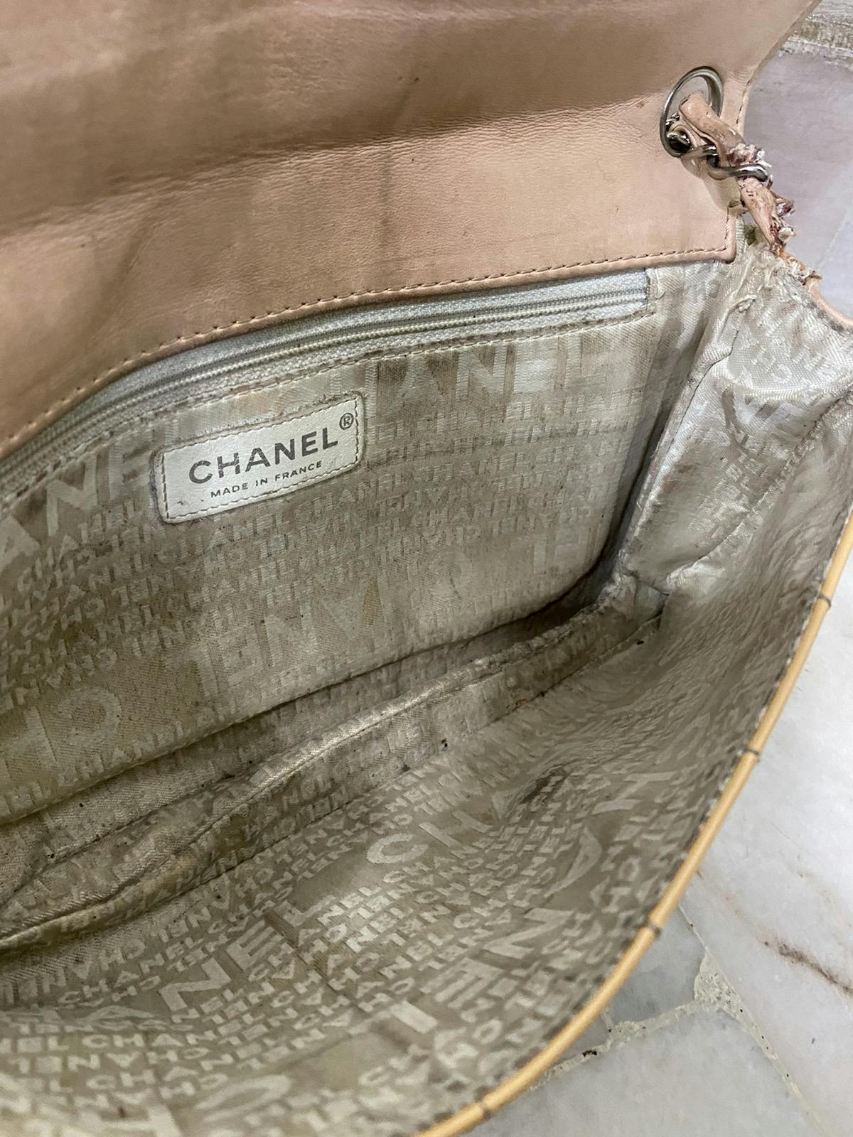 Vintage Authentic CHANEL CC Shoulder Bag - 14