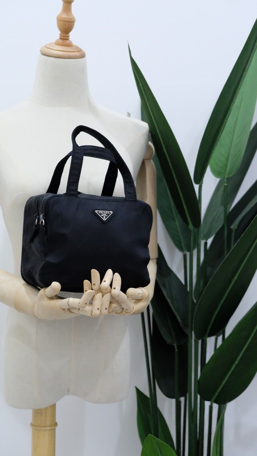 vintage Prada cosmetic/travel bag Black nylon - 2