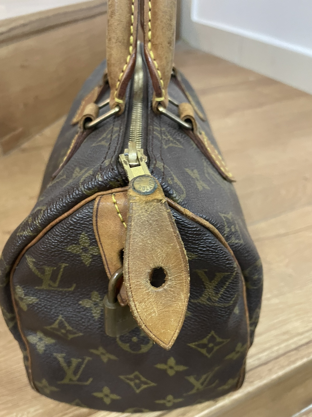 Authentic LOUIS VUITTON Speedy 25 - 11