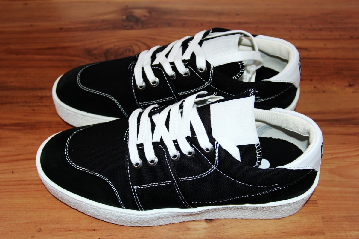 BNWT AW20 LOGO PATCH LOW-TOP SNEAKERS 41 - 3