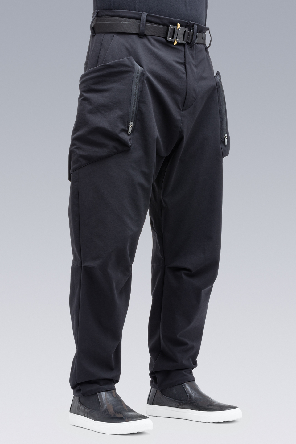 Acronym P32-DS Black - Large - 2