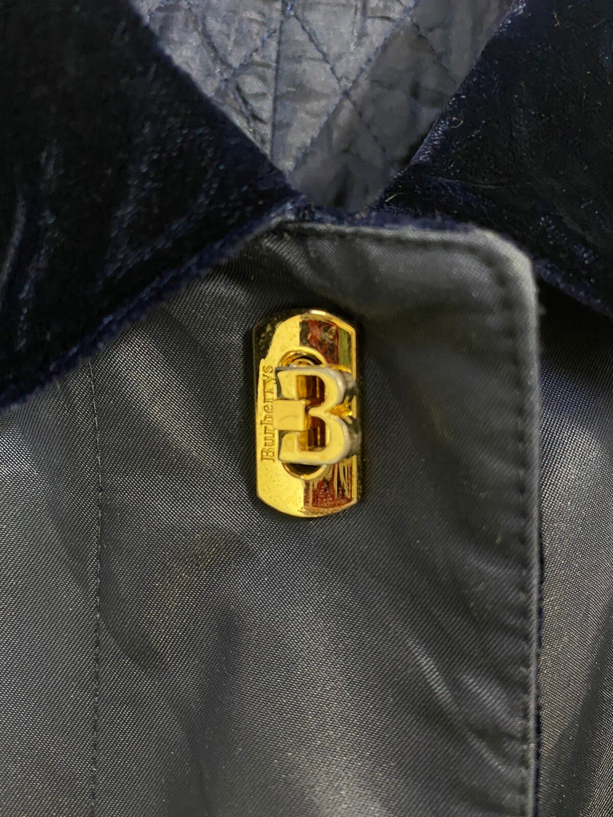 Burberry Long Jacket Velvet Collar Design - 4