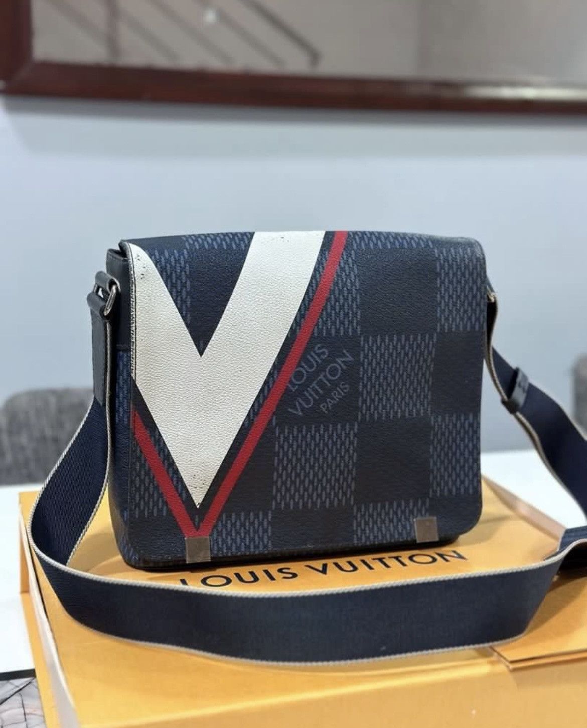 Authentic LOUIS VUITTON District Pm American cup - 2