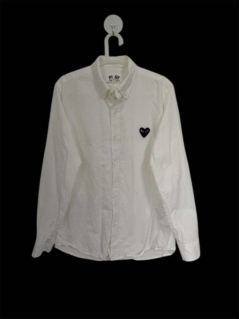 COMME DES GARCONS PLAY WHITE BUTTON UP BLACK LOVE EMOJI - 1