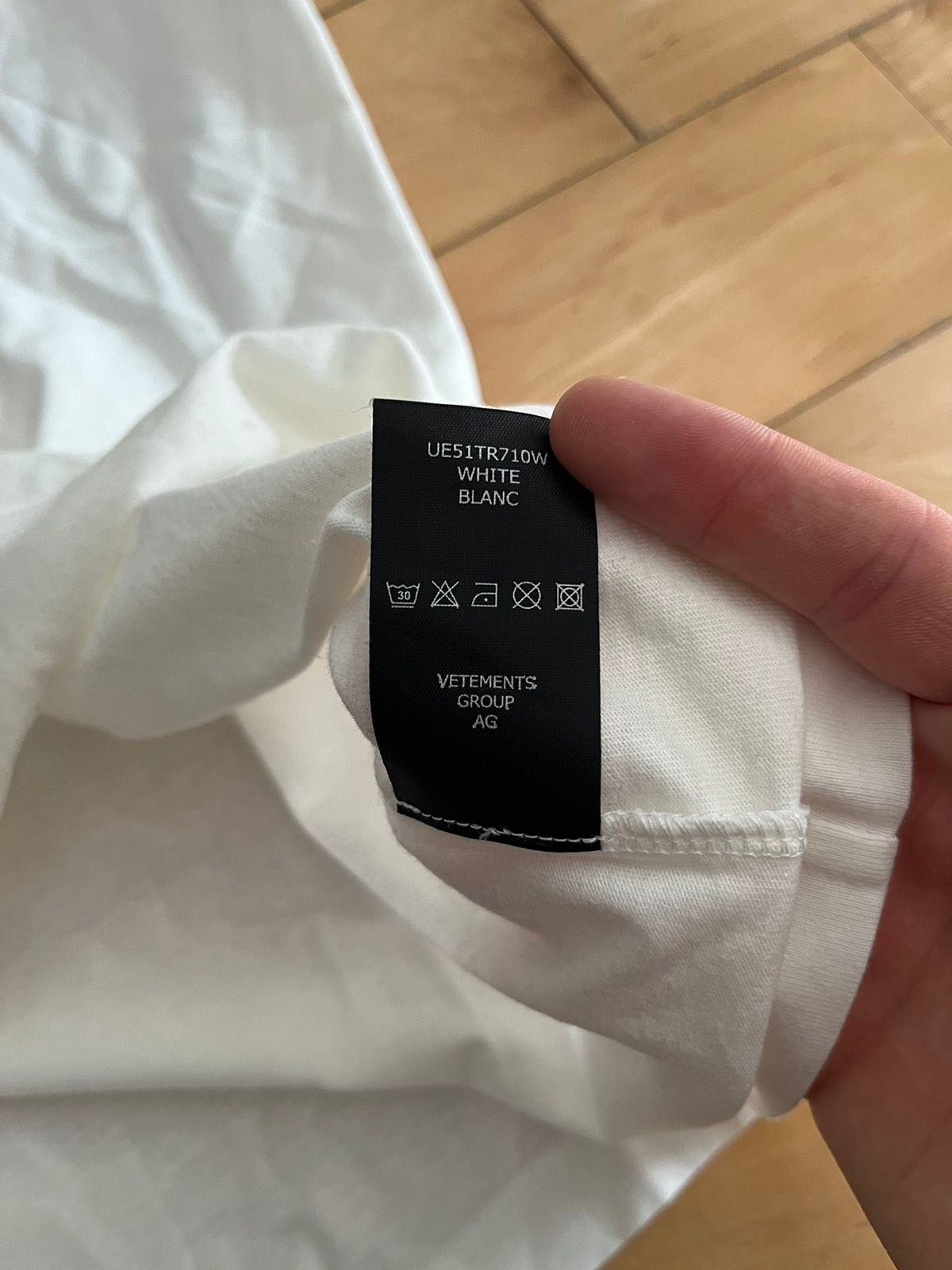 NWT - Vetements "Keeping up with the Gvasalias" T-shirt - 7