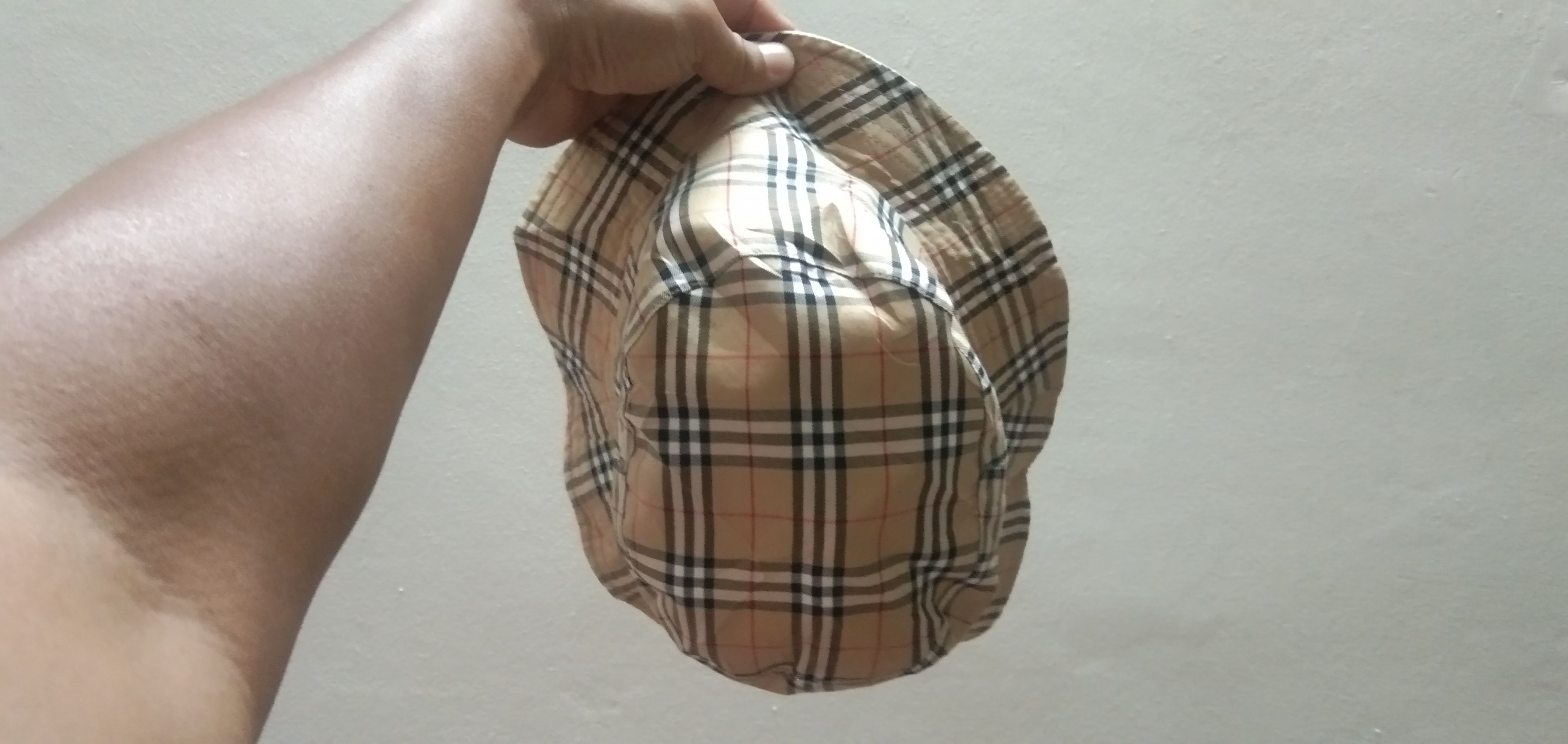 BURBERRY REVERSIBLE HAT - 4