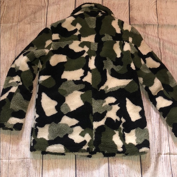 Urban Outfitters - UO Camo Sherpa Fleece Buckle Aviator Jacket - 9