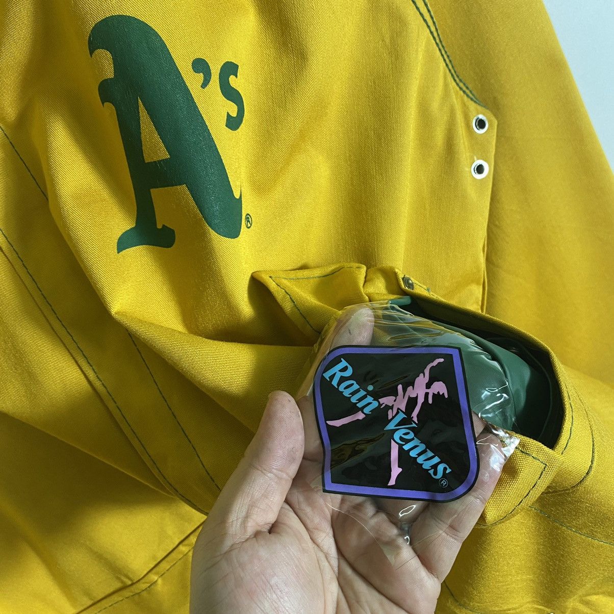 Vintage Oakland Athletics Rain Venus Reversible Jacket - 11