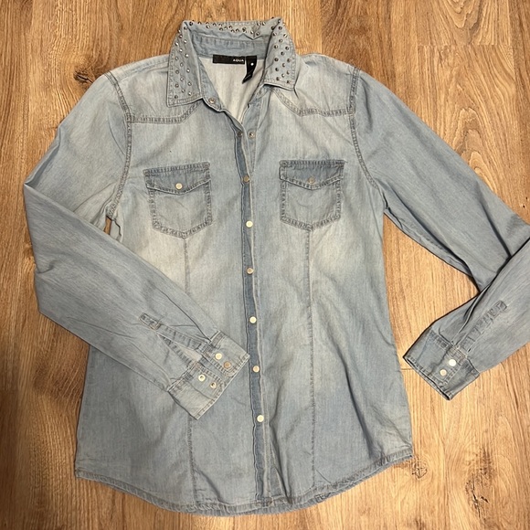 Bloomingdale’s Aqua Light Chambray Shirt with Studded Collar - 5