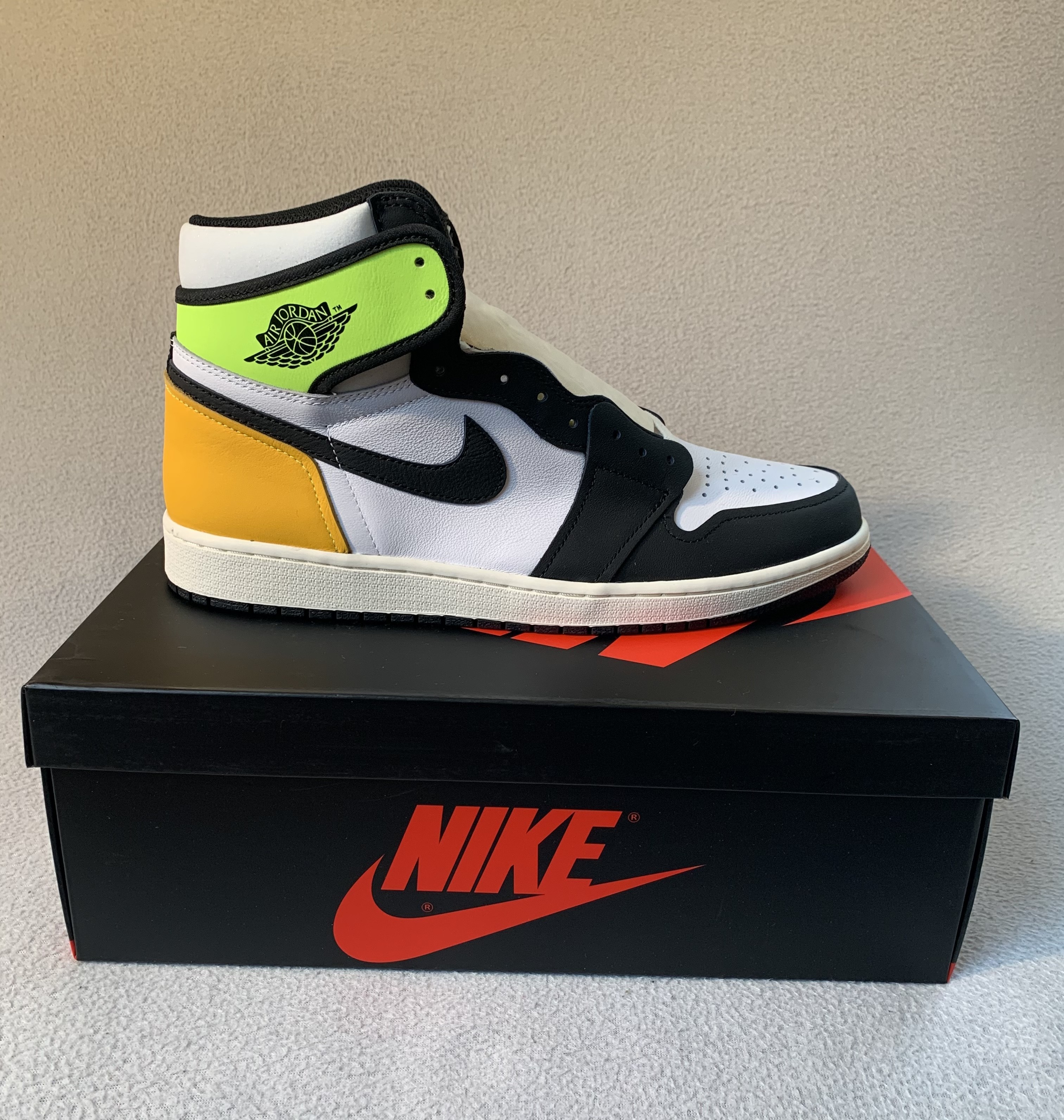 Nike Air Jordan 1 High - 1