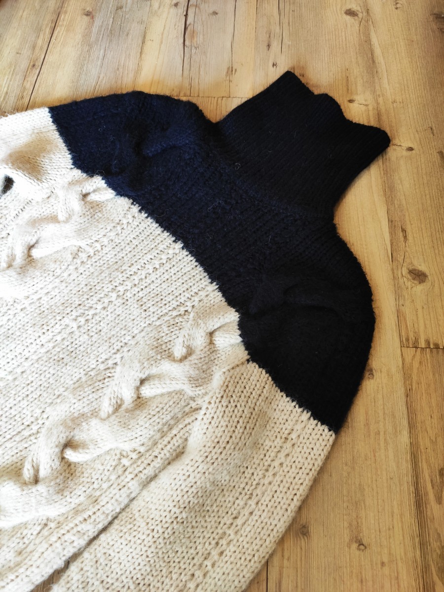 GRAIL! White/black turtleneck alpaca sweater FW11 - 6