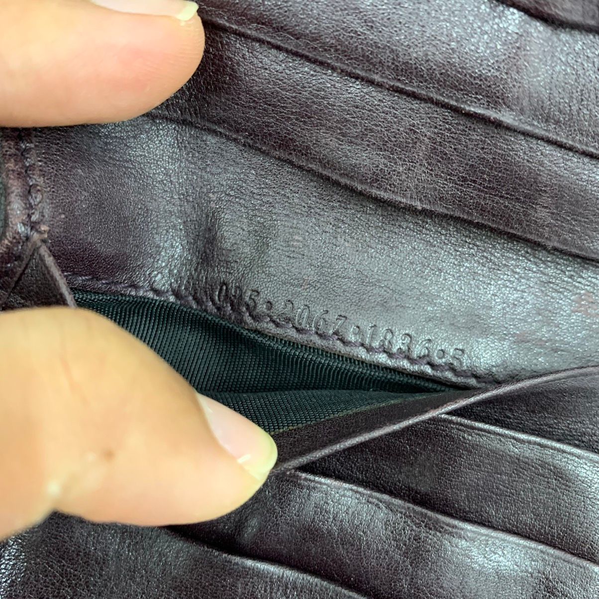 Thrashed Gucci Leather Wallet - 6