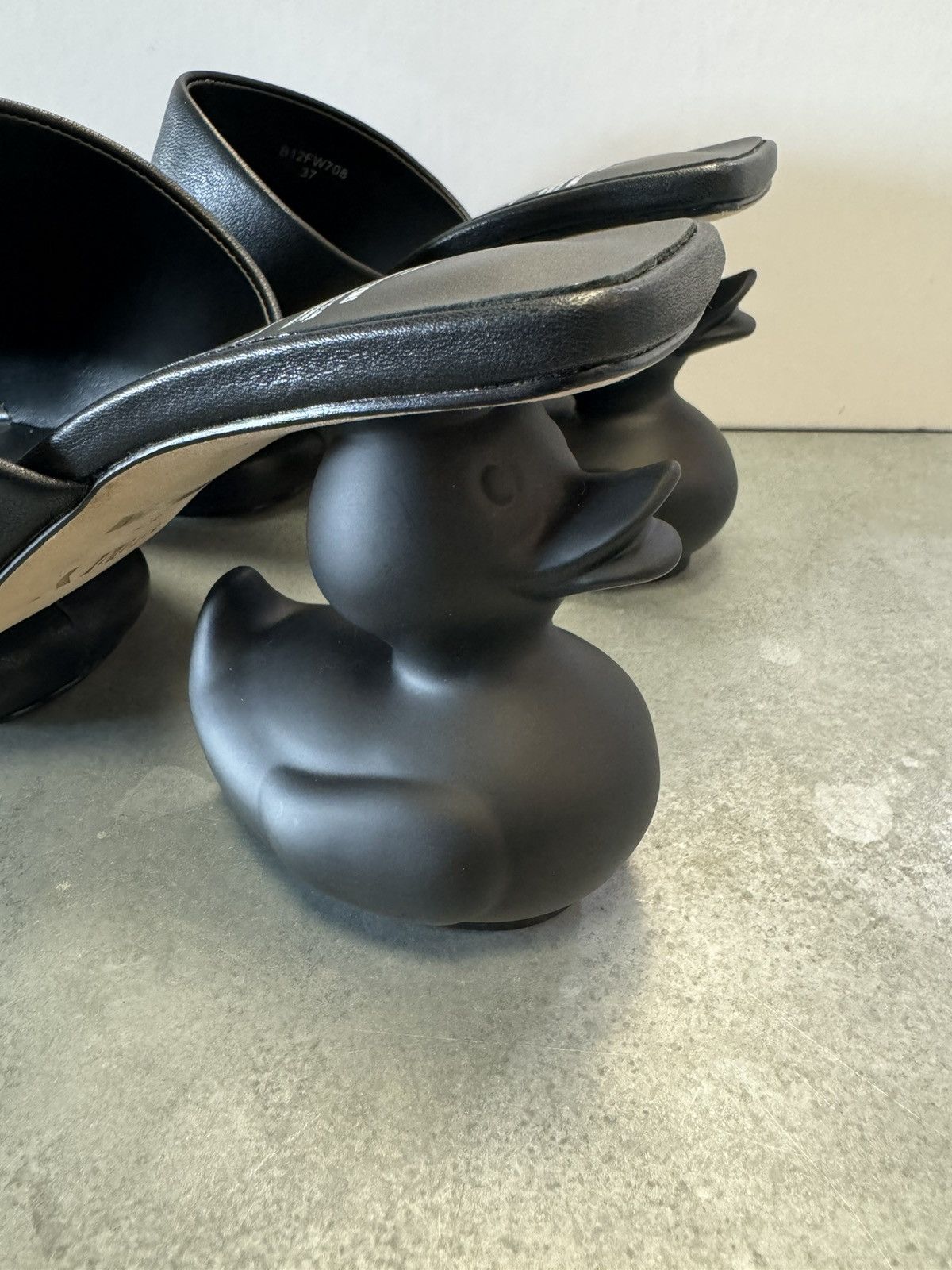 Duck Heel Sandal - 4