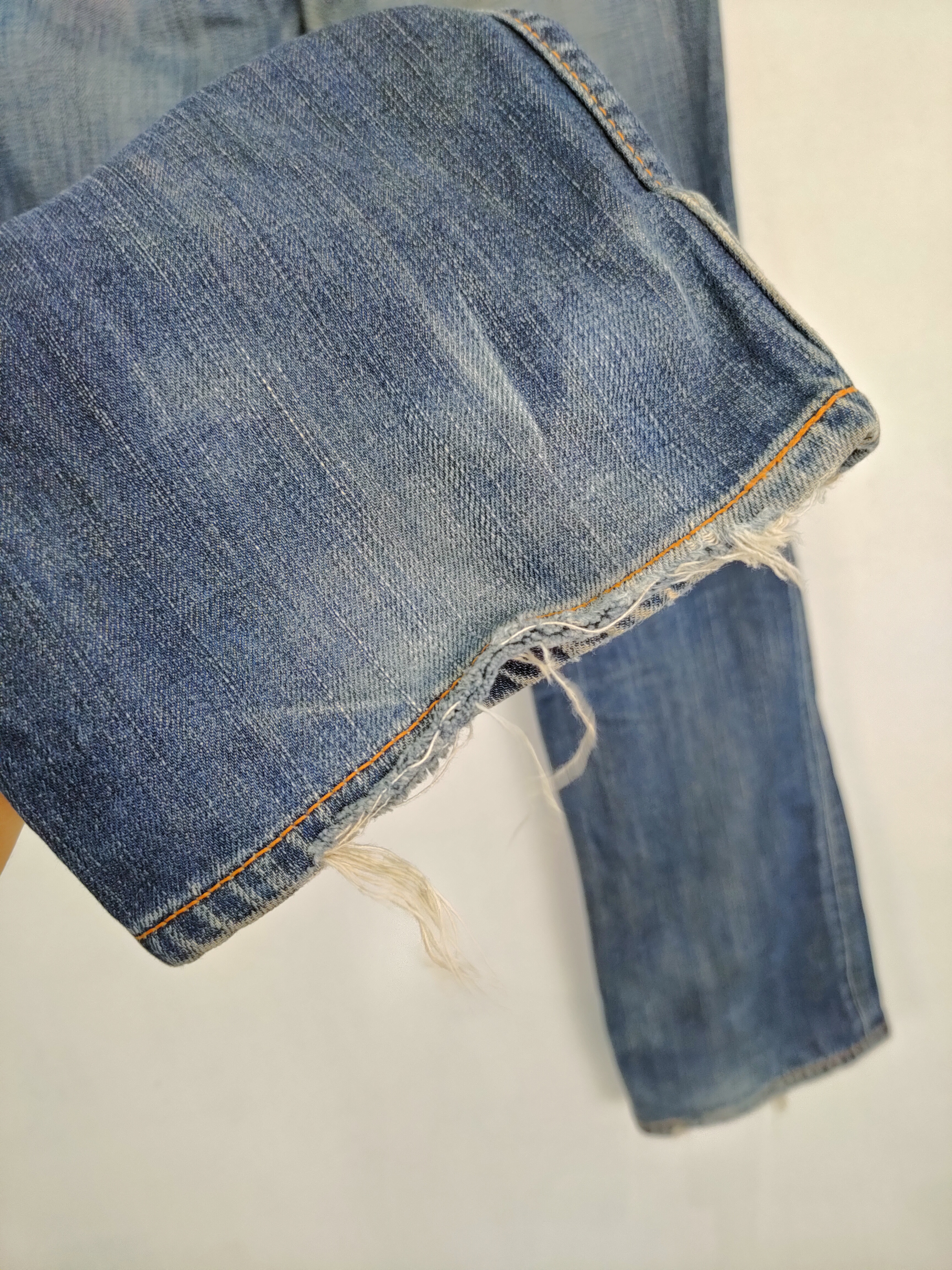 Levi's Distressed Denim Faded Blue - 15