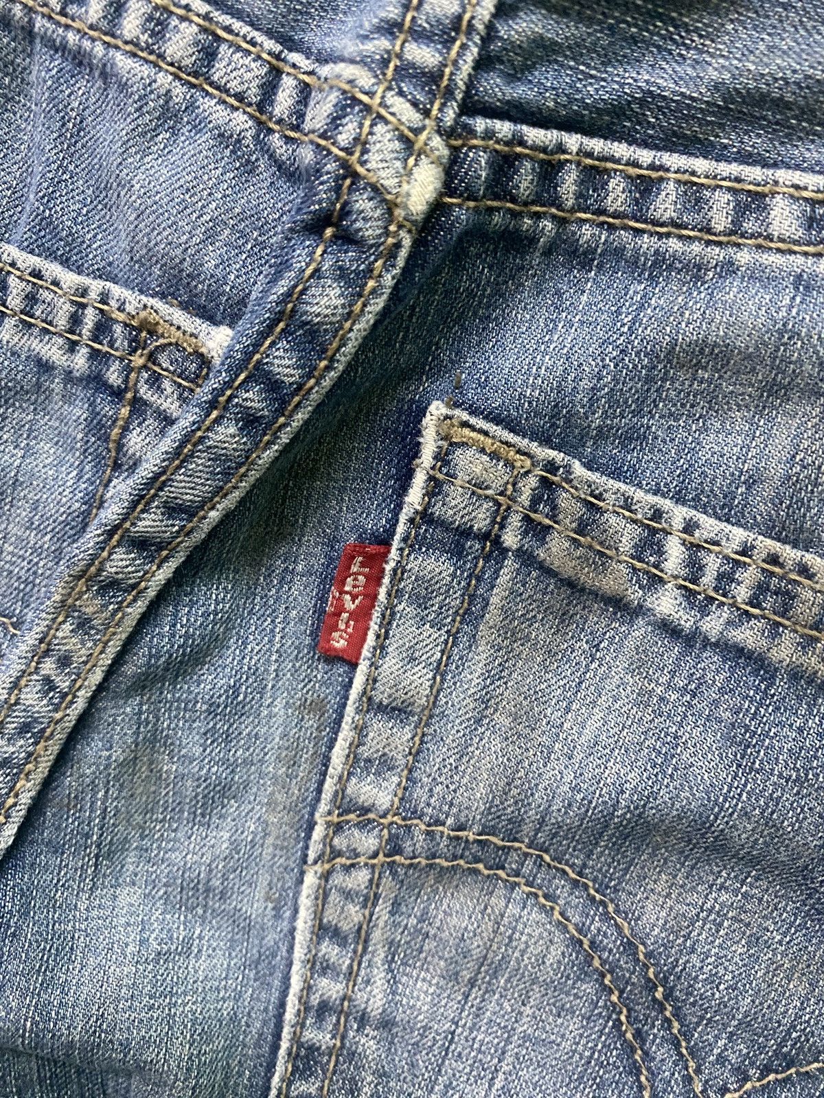 Vintage LEVIS 505 Blue Slim Distressed Jeans - L7 - 13