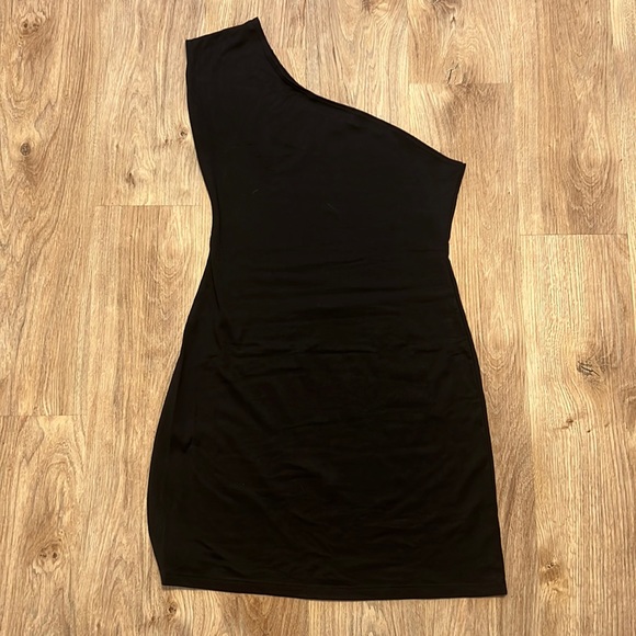 Lux Urban Outfitters Black One Shoulder Asymmetrical Fitted Dress - 2