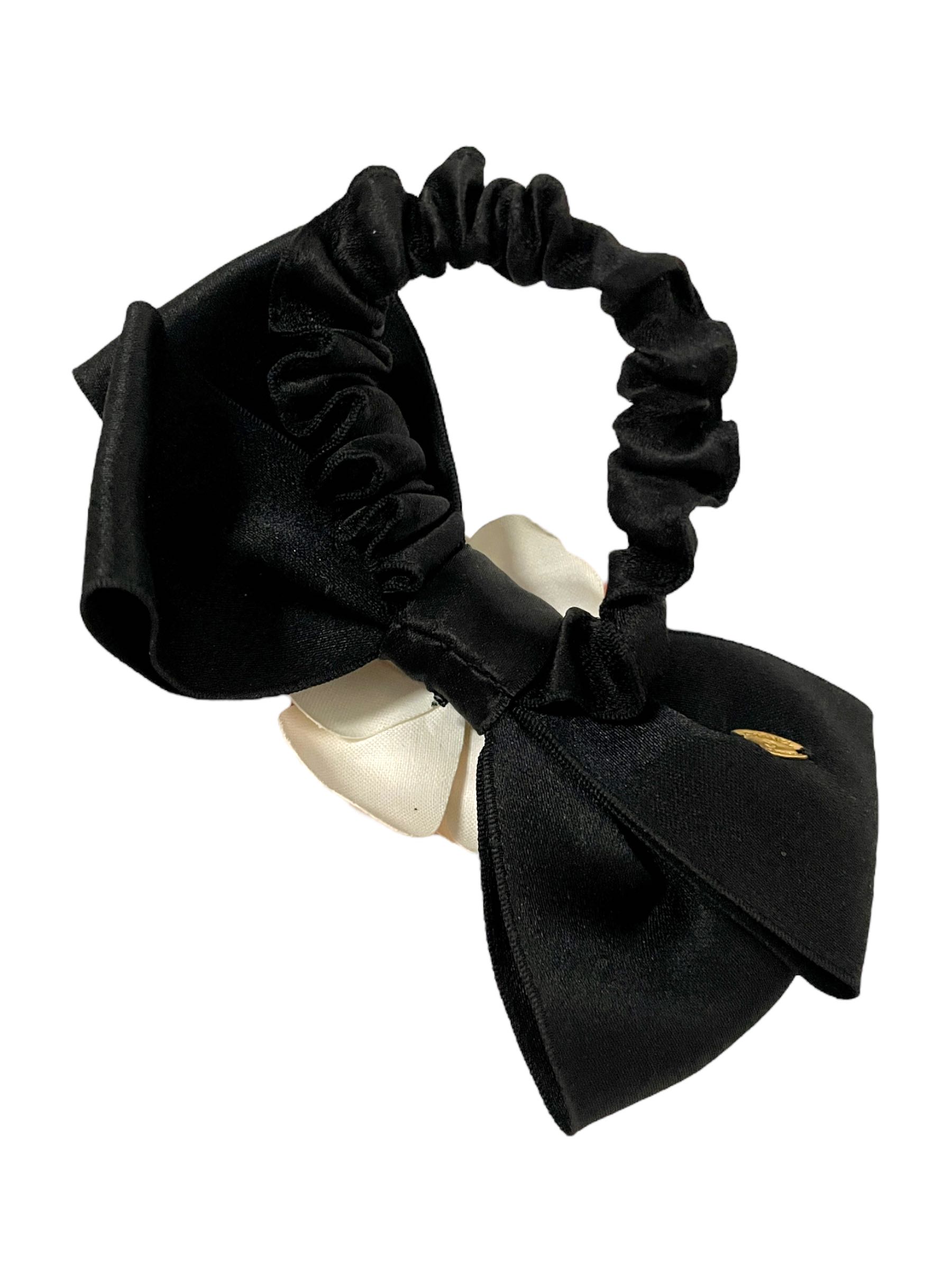 CHANEL Vintage Chanel Camellia Silk Bow Hair Scrunchie  display picture 1