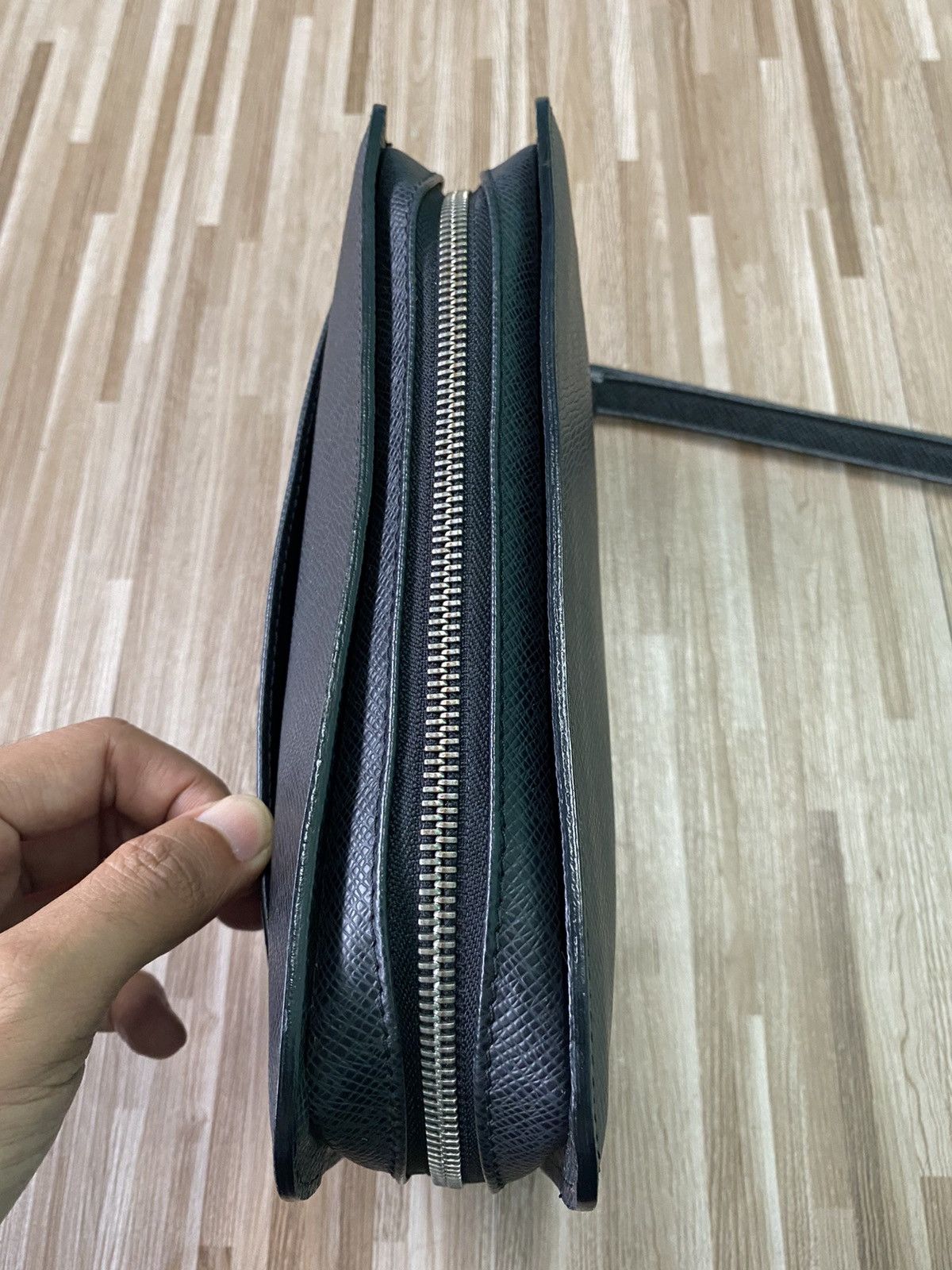 Authentic Louis Vuitton Black Taiga Clutch - 5