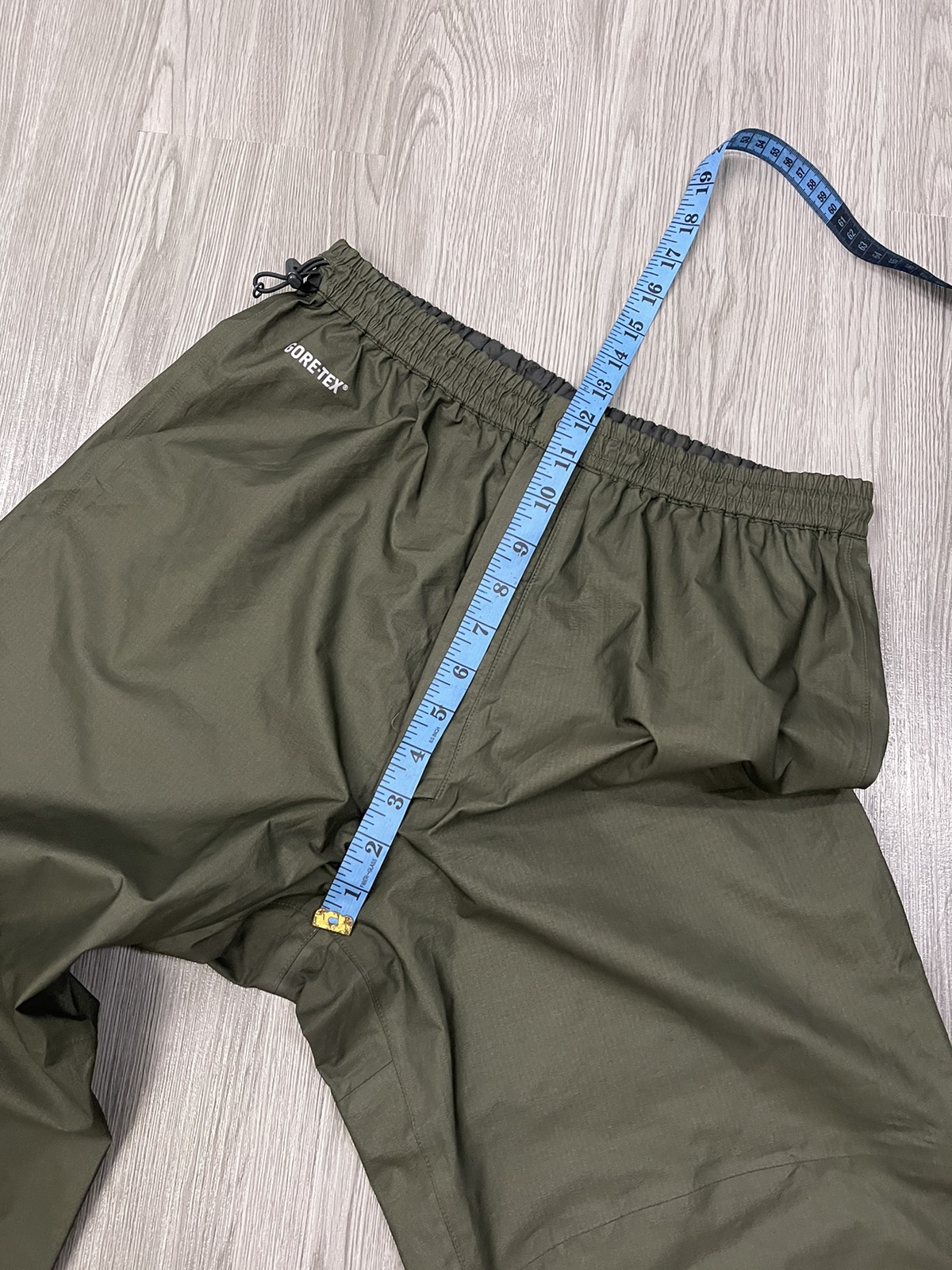 Gorpcore deal🔥The North Face Goretex pant in green - 13