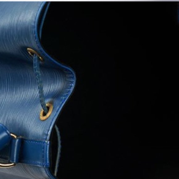 BEAUTIFUL Authentic Louis Vuitton Vintage Epi Petit Noe Shoulder Bag Toledo Blue - 15