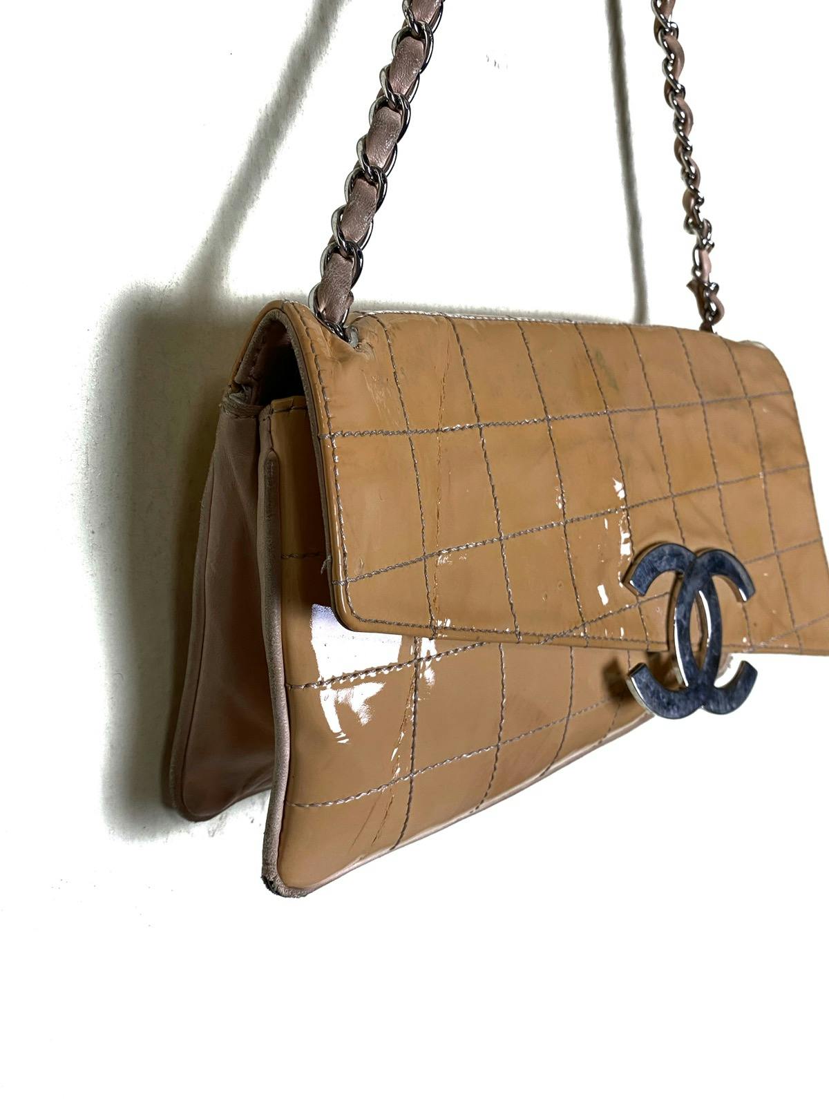 Vintage Authentic CHANEL CC Shoulder Bag - 2