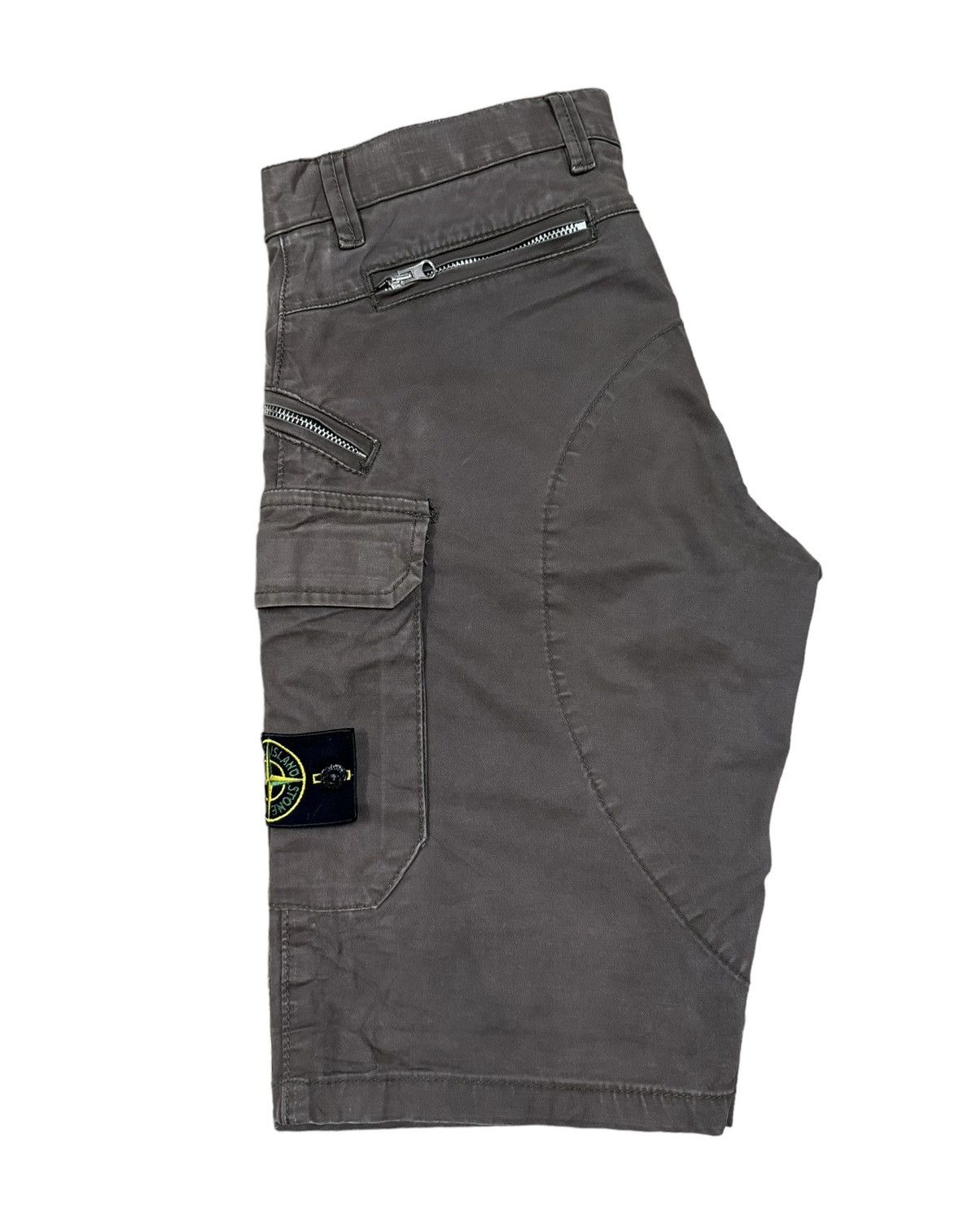 Stone Island Bermuda Cargo Short Pants - 12