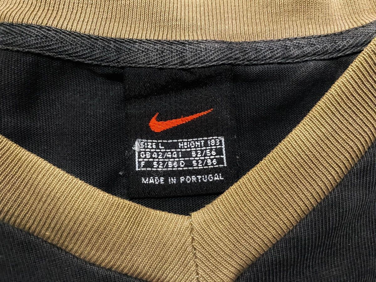 Nike T-Shirt Vintsge Y2K Size L/XL Made in Portugal - 4