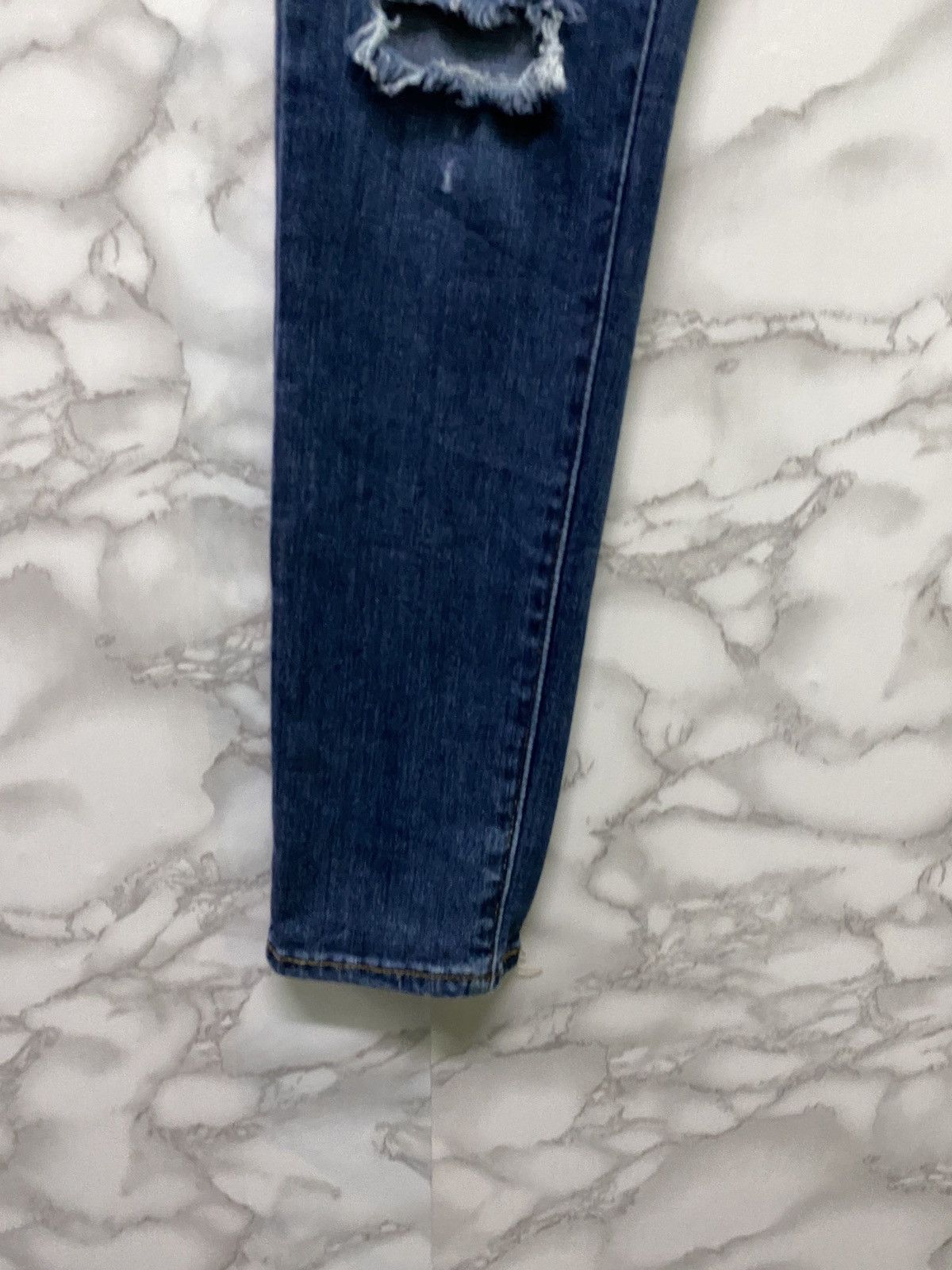 Vintage - LEVIS 711 Skinny Elastic Jeans Distressed Denim - L14 - 9