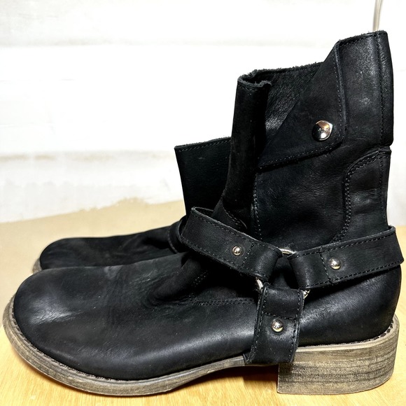 Sundance Ankle Boots Heeled Round Toe Buckle Studded Leather Black EU 38 US 7.5 - 3
