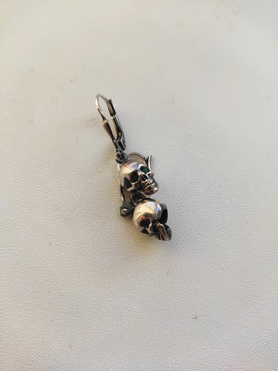 Ugo Cacciatori - Tiny skull EMERALDS earrings.Like Chrome Hearts - 4