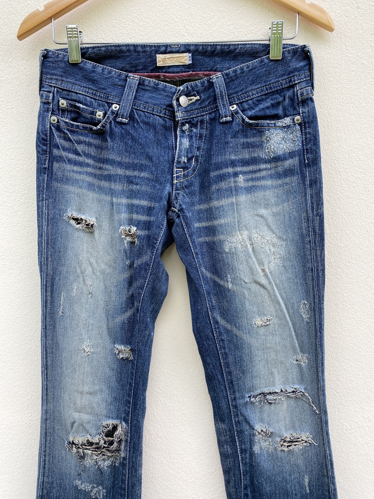 Vanquish - VANQUISH Distressed Painter Bootcuts Jeans - 3