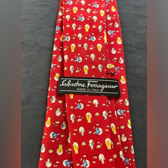 Vintage Ferragamo Red Tie Baby Birds Animals 100% Silk Veterinarian Gift Italy - 5