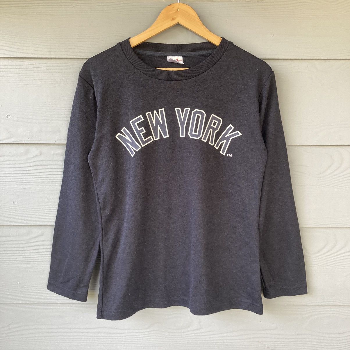 Vintage MLB Yankees Sweatshirt - 1
