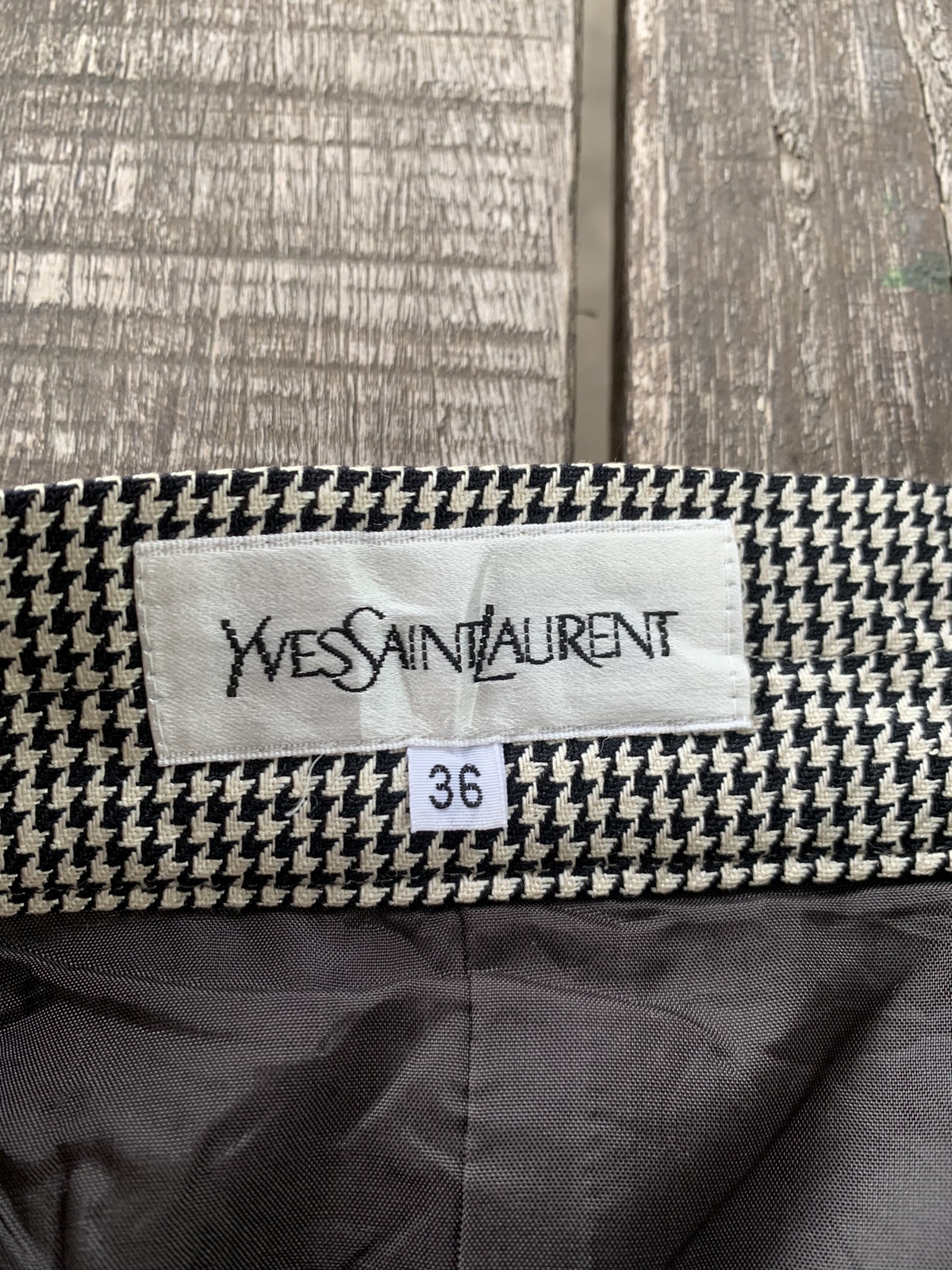 Rare - Steals 💥 Yves saint laurent mini skirt nice design - 8