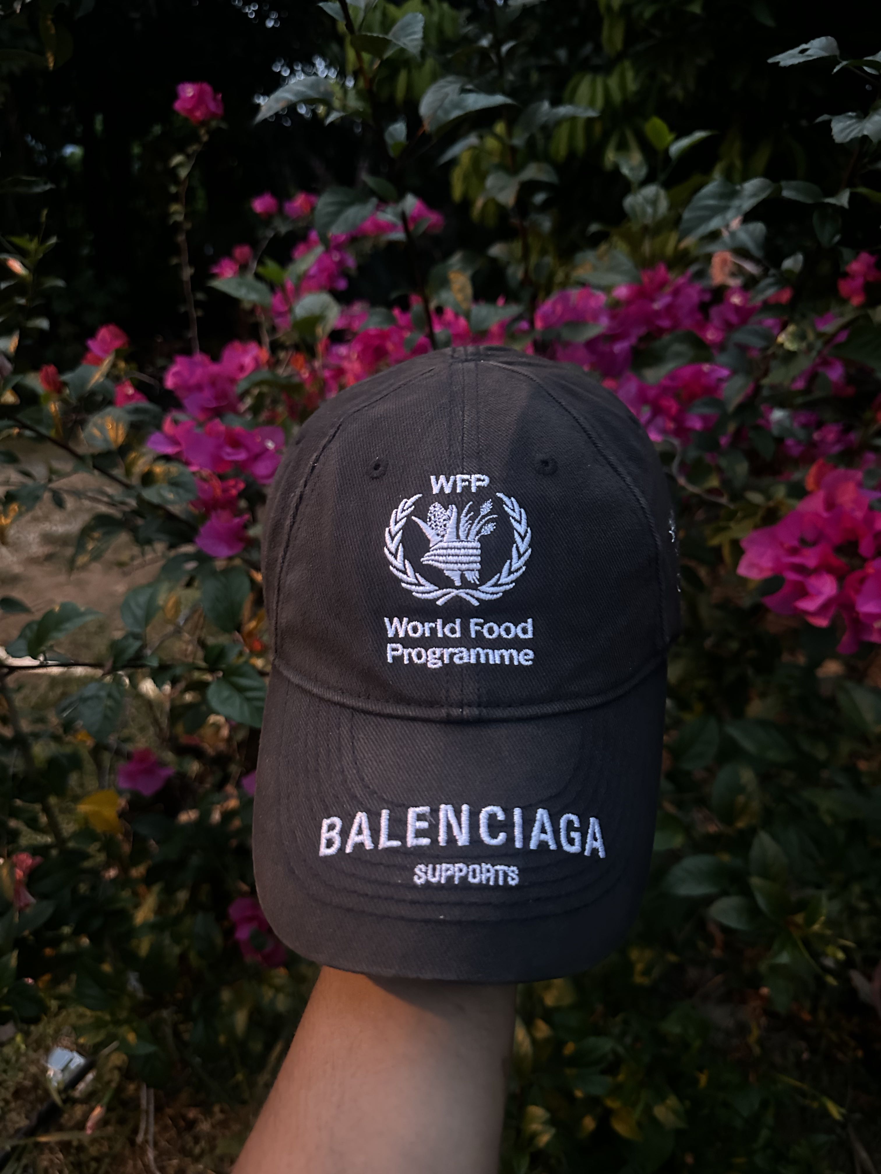 Balenciaga supports best sale