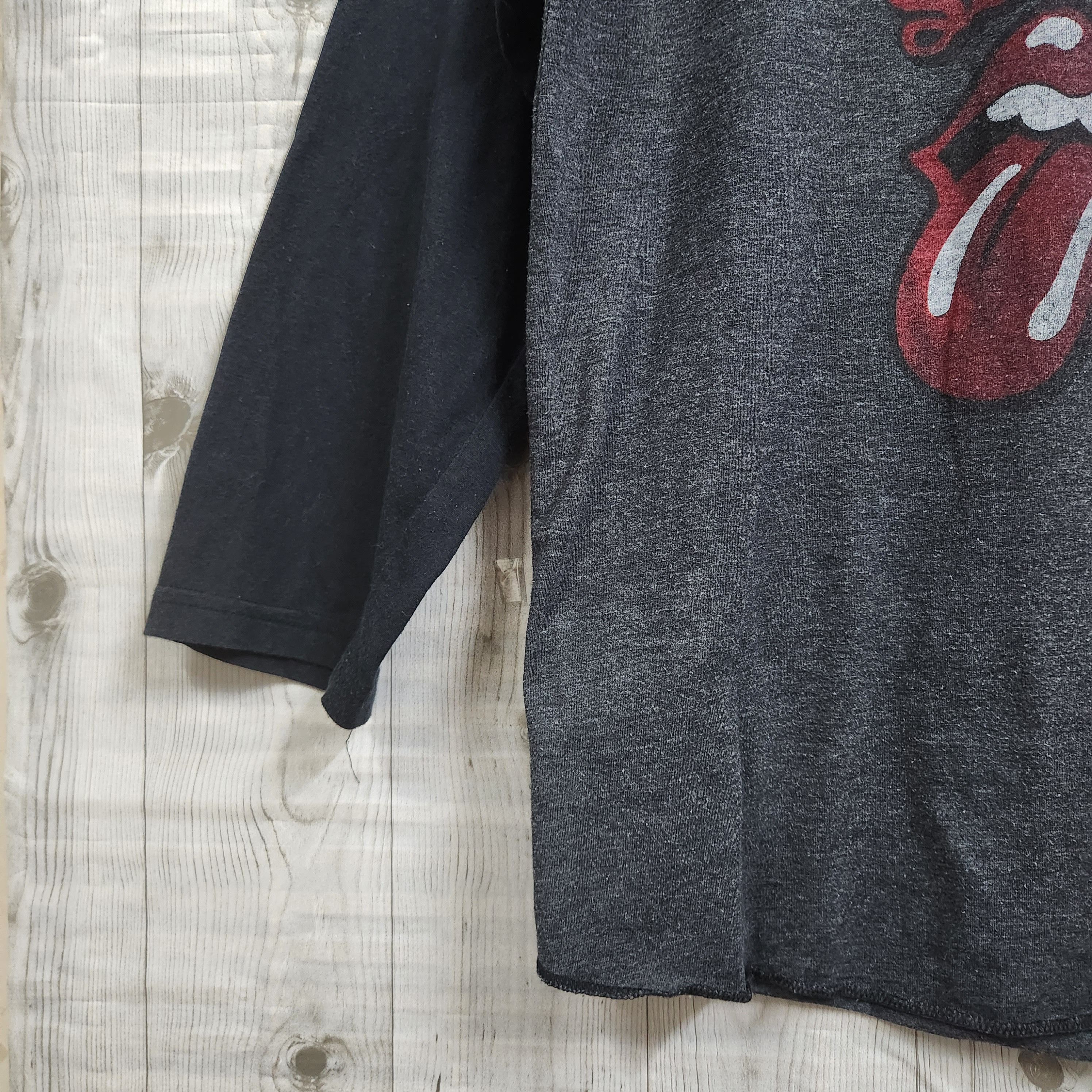 Vintage 2005 The Rolling Stones Boot Leg Raglan TShirt - 11