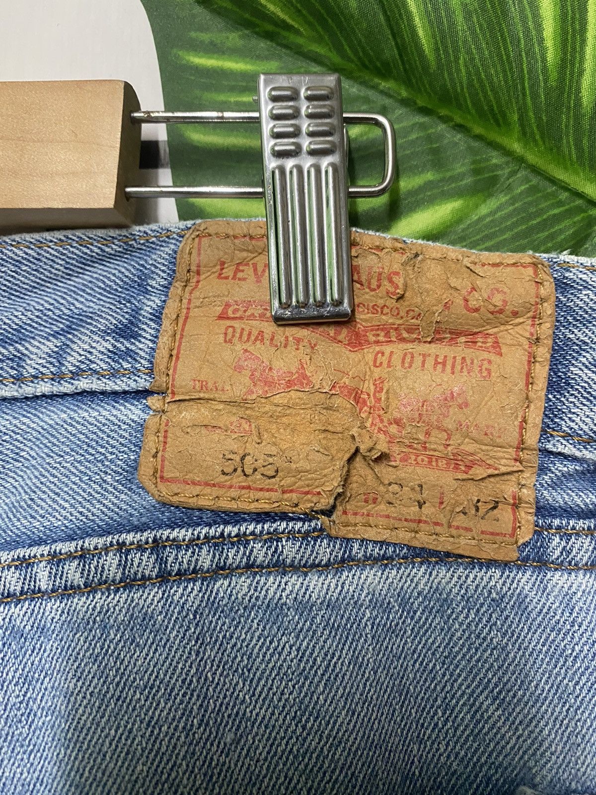 Vintage LEVIS 505 Light Wash Distressed Jean -L23 - 9