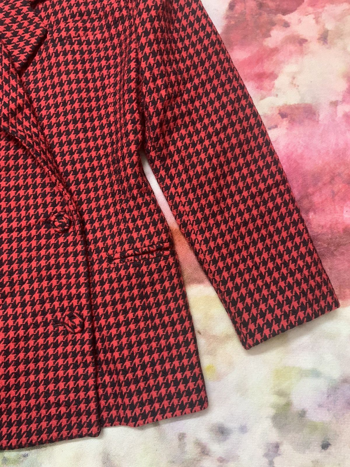 NORMA KAMALI RED HOUNDSTOOTH TARTAN DOUBLE BREASTED BLAZER - 4