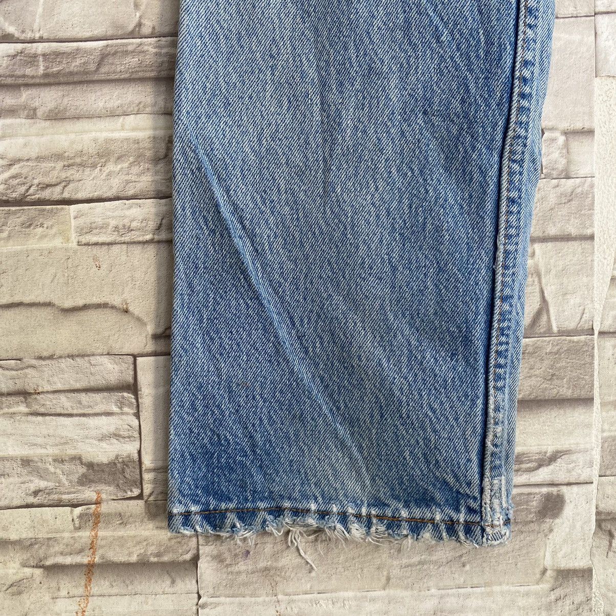 Vintage Levis 501xx Denim Thrashed Jeans 28x30 Made USA - 16