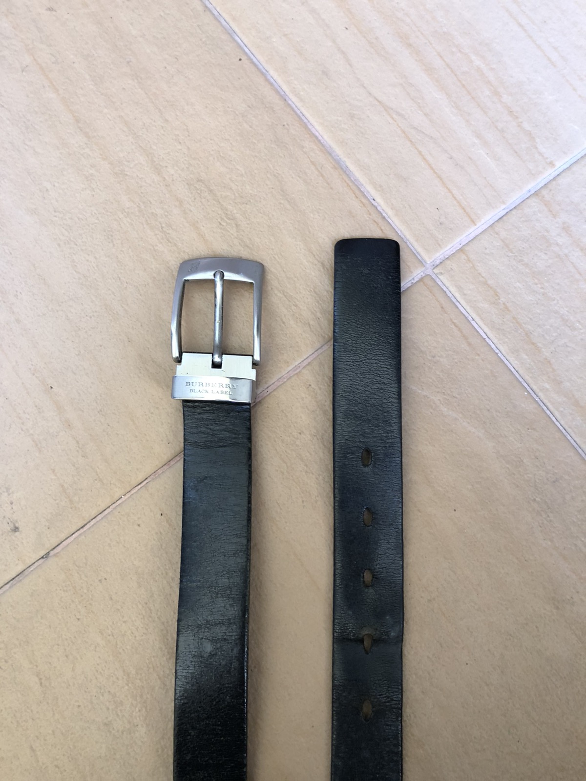 Burberry Vintage Burberry Black Label Leather Buckle Belt | shimamurastore  | REVERSIBLE