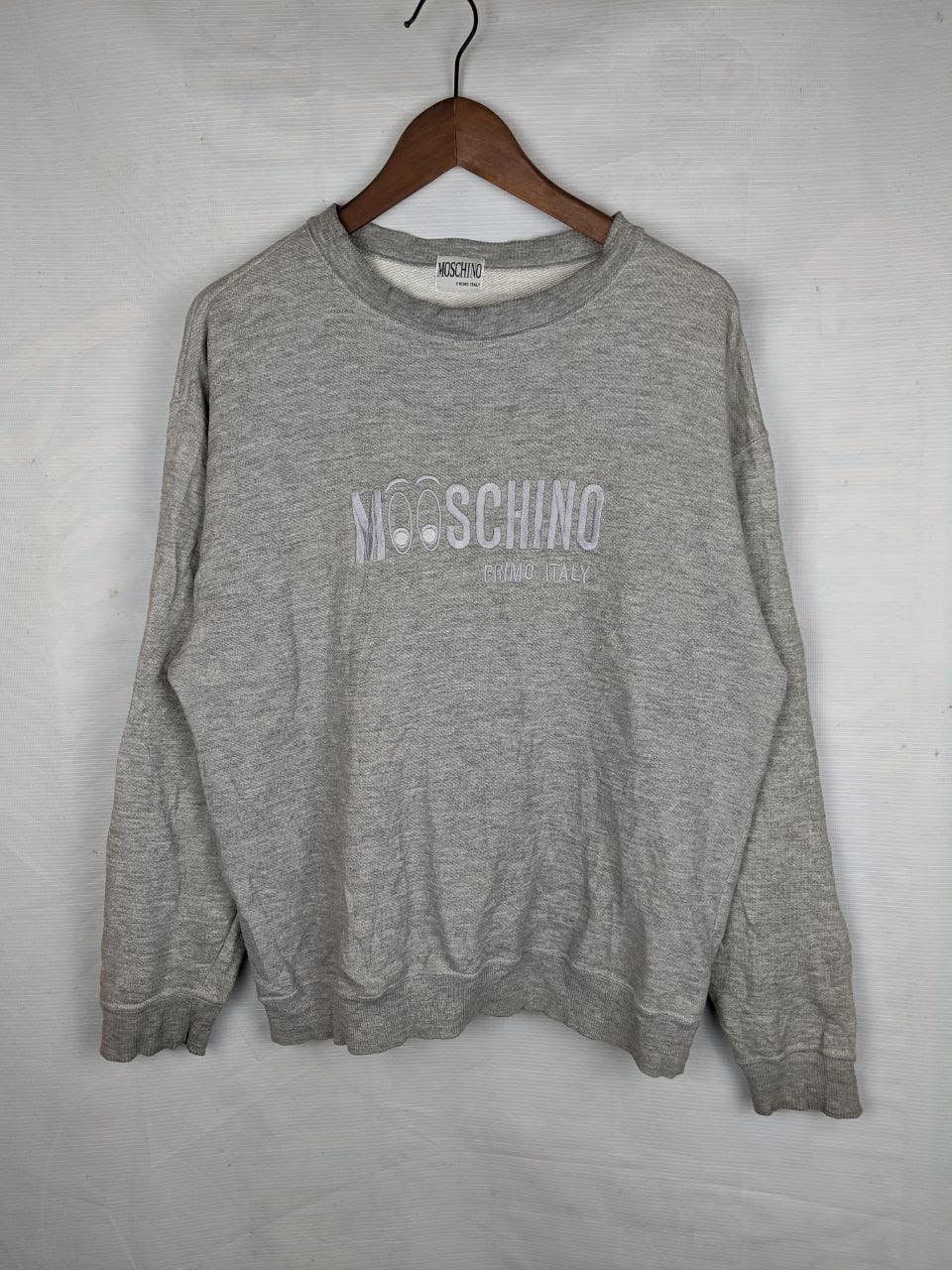 moschino spell out big logo's on chest sweatshirt - 1