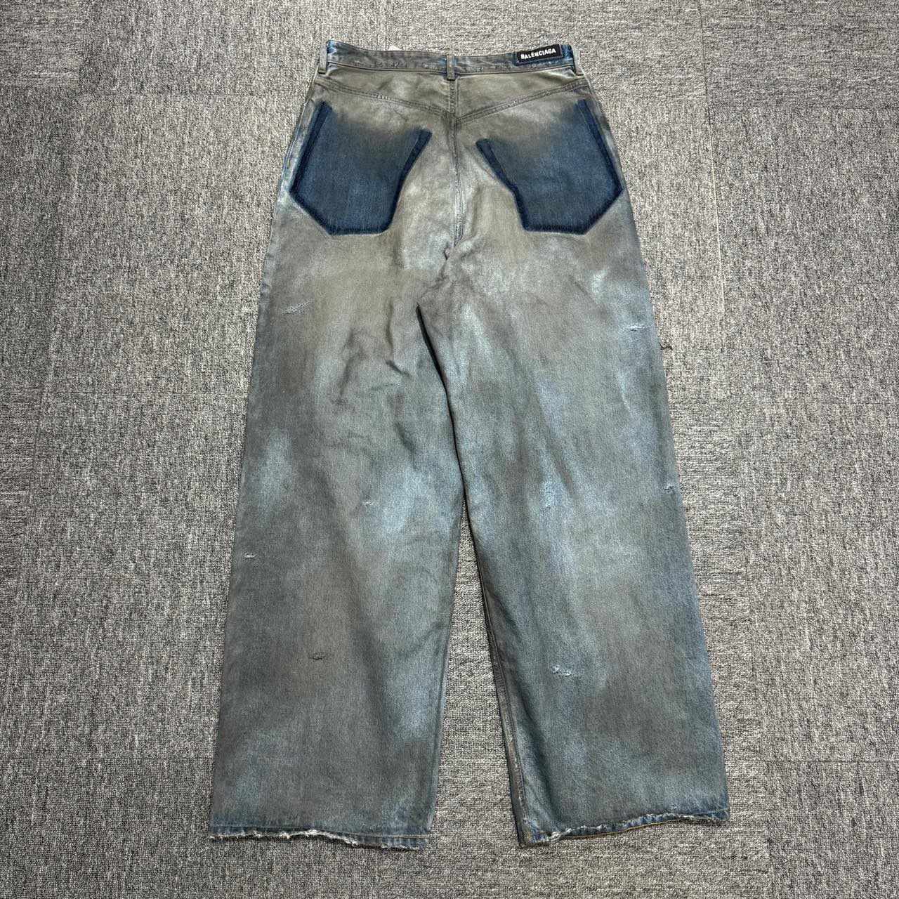 BALENCIAGA [Balenciaga] Patched Pockets Baggy Jeans in dark brown