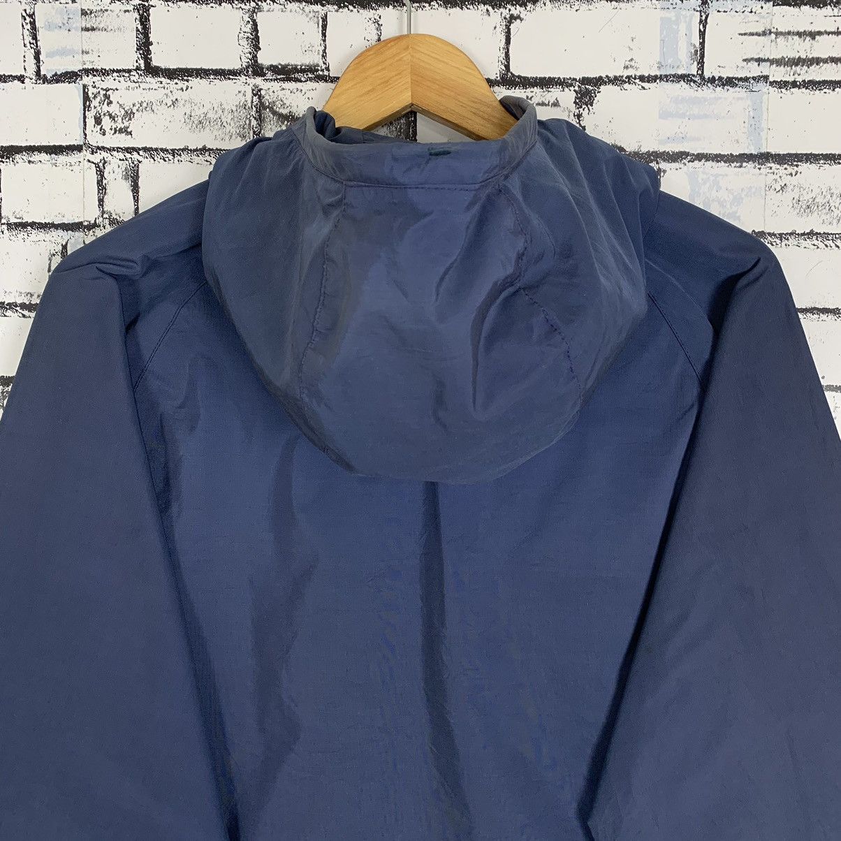 The North Face Windbreaker - 9