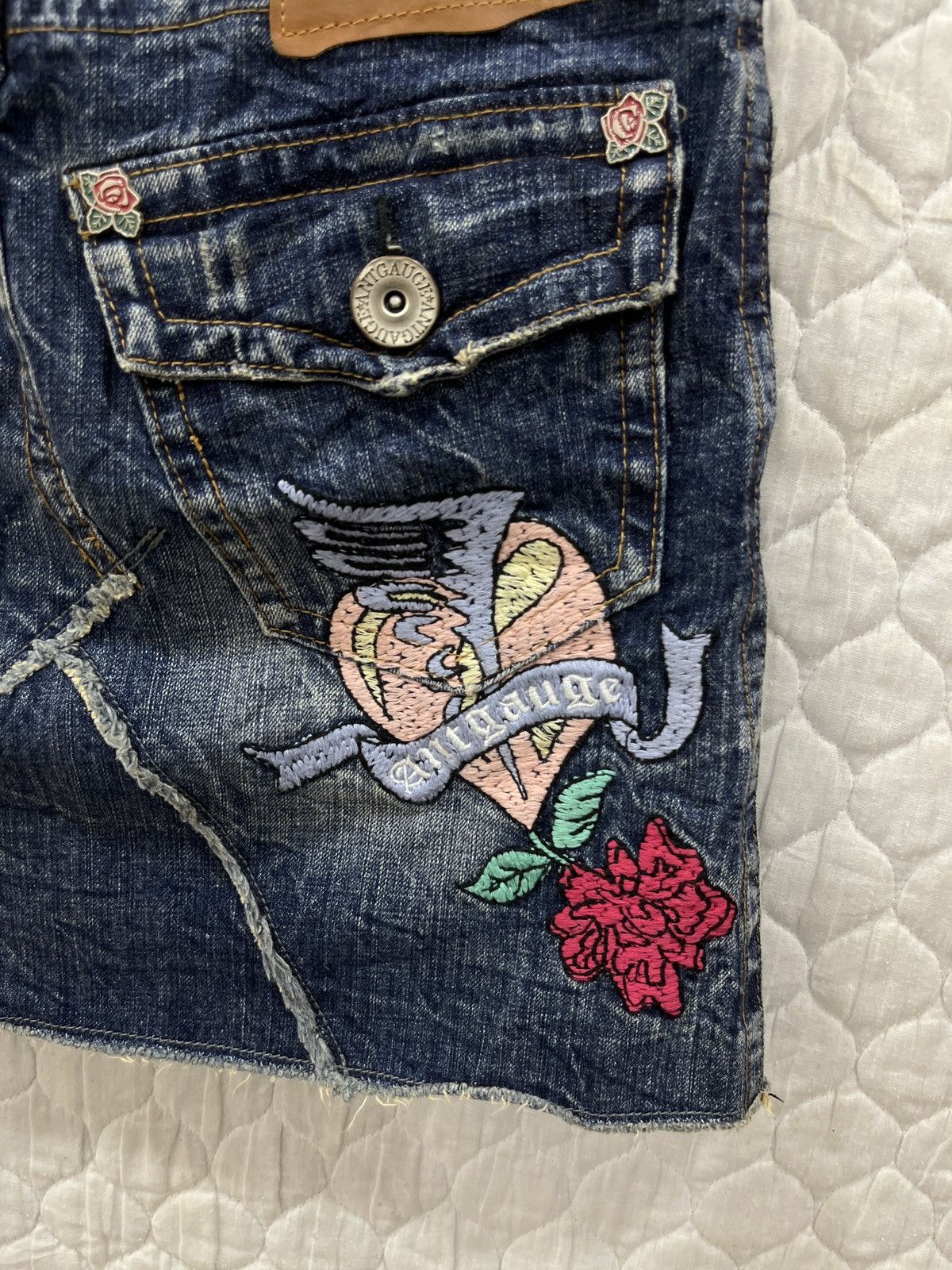 Archival Clothing - (Jjjj). HYPEBEAST ANGAUGE DENIM EMBROIDERY SKIRTS - 8