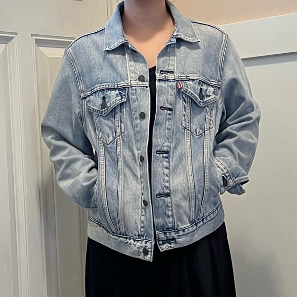 Levi’s Denim Jacket Oversized Light Wash ex boyfriend trucker - 2